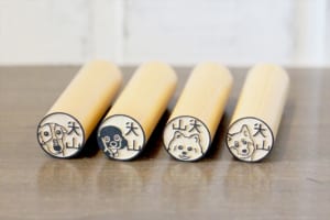 愛犬の写真を送るだけ！“世界にひとつだけの愛犬のハンコ”が作れる『うちのこ いぬずかん』が面白い！