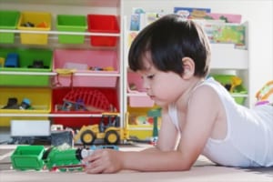 ノースリーブとタンクトップの違いは？実はどちらかは和製英語なのです！