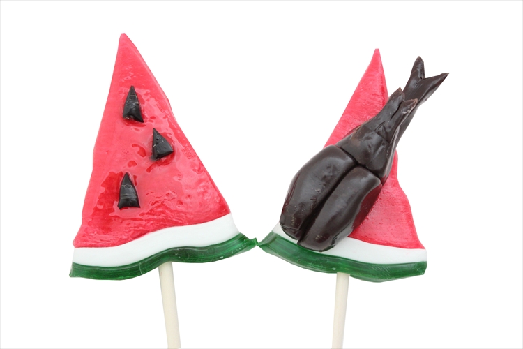 カブトムシがやけにリアルだけど…夏に食べたくなるスイカのキャンディが新登場!