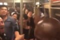 地下鉄内で乗客が大合唱する驚きの光景！「ニューヨークが好きな理由」がココに全部詰まってる