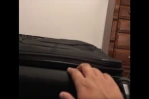 斬新なセキュリティ機能を備えたスーツケースが発見される！開けようとすると予想外の展開に・・