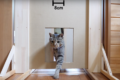 噂は本当だった!?「猫は頭が入れば通り抜けられる説」を検証した動画がおもしろい