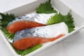 サーモンは白身魚ってホント？そもそも赤身と白身の違いは何？