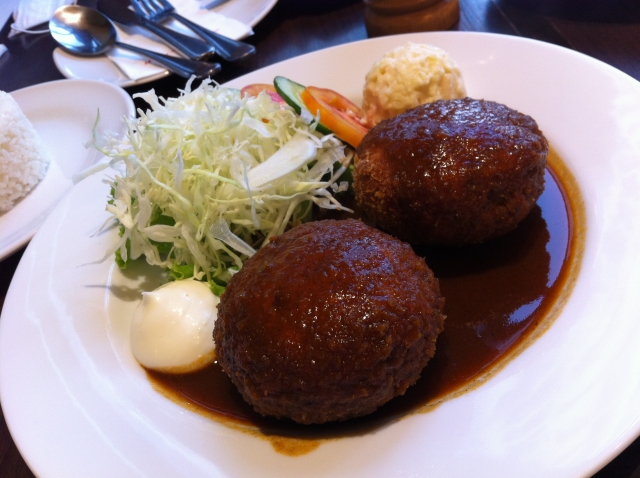 洋食屋のメンチカツ