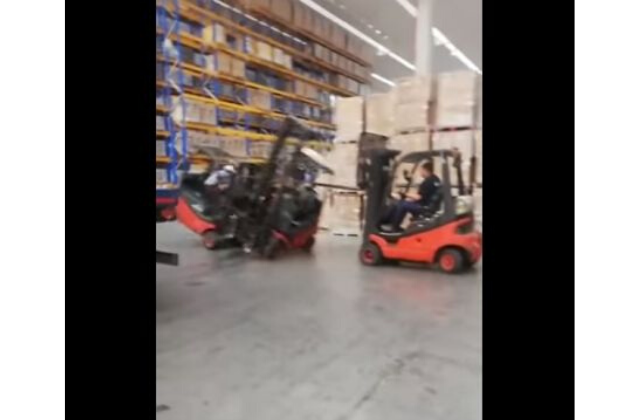 forklift11