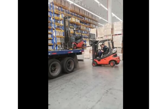 forklift2