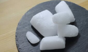 ドライアイスの煙は二酸化炭素ではない！？意外なドライアイスの煙の正体とは？