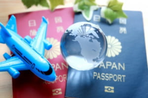 【豆知識】海外渡航の必須アイテム「パスポート」、実は全５色あるって知ってた？豆知識も紹介！