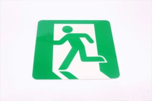 もしもの時に備えて知っておきたい！非常口のマークに込められていた意味