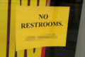 「トイレは〇〇で借りれば?」閉店が決まった書店の皮肉が効いた張り紙が話題