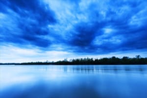 世界最大の湖トップ3はどこでしょうか？水深や貯水量のトップ3もご紹介