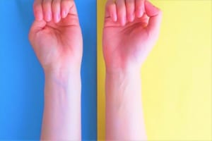 赤い血が流れる血管は、なぜ肌の上からだと青く見えるの？