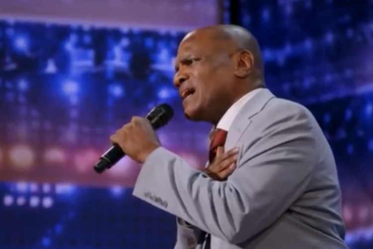 37年間不当に投獄された男性、オーディション番組で披露した魂震える歌に感動