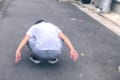 可愛いの塊ですね(笑) おんぶをしようとした時の娘のリアクションに爆笑