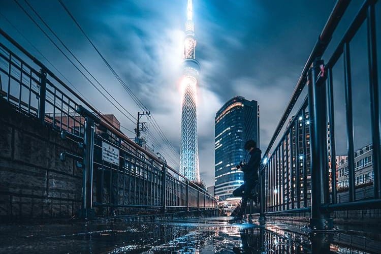 SFの世界に迷い込んだ雰囲気･･･梅雨時の東京スカイツリーが最高にカッコイイ！