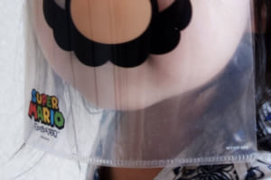 昔マックでもらったマリオのクリアファイル、娘が見つけ出してフェイスシールドに(笑)