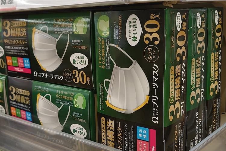 色や書体がそっくり！懐かしきVHSビデオテープのパッケージかと思ったら･･･(笑)