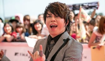 西川貴教が一般女性との結婚を報告でお祝いの声と共に「お義父さんのミサイルに気を付けて!」と魔弾のMVを思い出す人が多数!