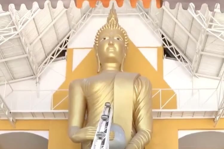 自動化！？タイの寺院で行われている現代風なお賽銭のあげ方にニヤリ