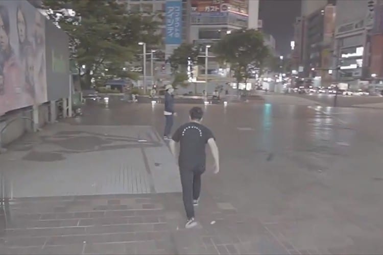 本物のゲーム画面かと思った！あの人気ゲームの「あるある」なシーンを現実の渋谷で再現！