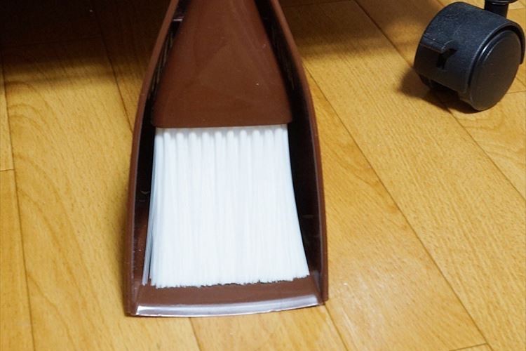 部屋の中で急にハムスターが行方不明に!泣きそうになりながら床掃除しようとしたら、まさかの場所で発見!そらわからんって。