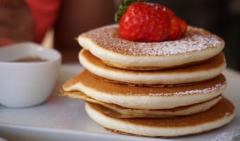 「パンケーキ」と「ホットケーキ」の違いはなに?おいしい2つのデザートにはどんな違いがあるの??