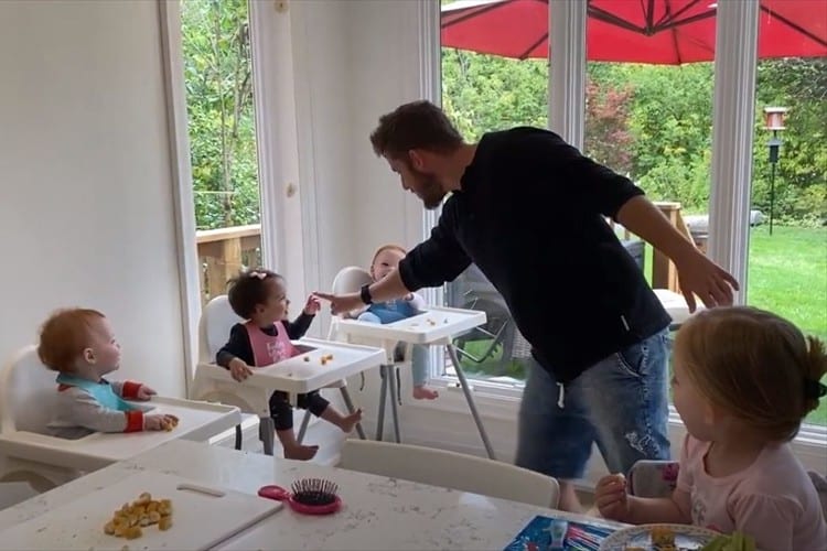 見ているだけで幸せになる！パパの大げさなリアクションで爆笑を繰り返す赤ちゃんたち(笑)