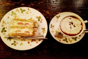 サクサク生地の「ミルフィーユ」とは？！その歴史や名前の意味は？食べにくいけどどう食べるのが正解？