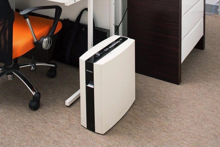 「プレステ5」そっくりのシュレッダーが話題！さらに似ているのは見た目だけではなかった