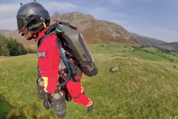 空飛ぶジェットスーツの力で徒歩25分の現場に90秒で到着！今後レスキュー現場で活躍するかもしれない最新装置が凄い！