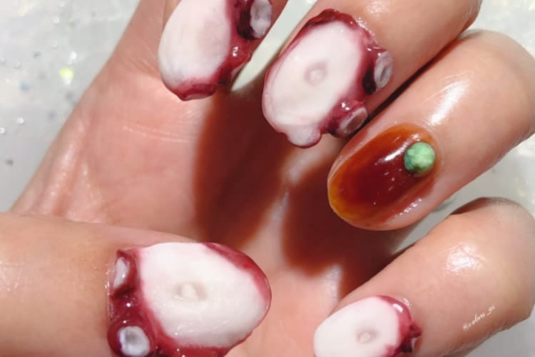 指先にタコの刺身！？牡蠣ネイルに続いて今度は「タコネイル」が本物そっくりだと話題に