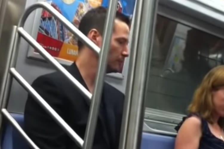 まさにハリウッド界のブッダ！俳優キアヌ・リーブスの人の良さが分かる動画に惚れてしまう