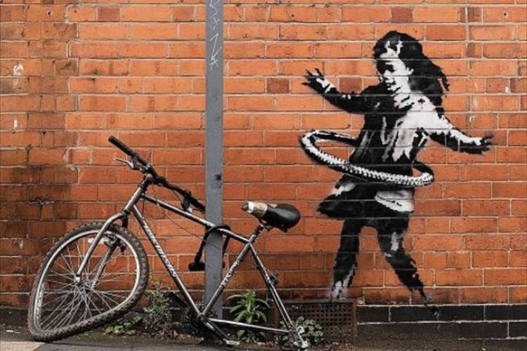 バンクシーの新作かも！？と話題だった画が公式Instagramに投稿されて話題に！