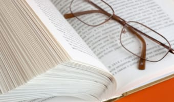 「辞典」に「事典」、「字典」どれも「じてん」と読むけど、これらに違いはあるの？「辞書」との違いは何？