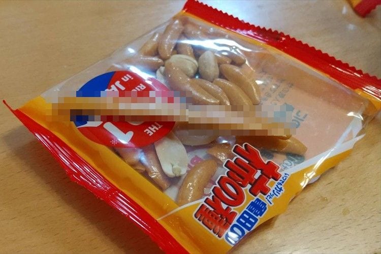 柿の種を食べていたら･･･思わず二度見する「超柿の種」が発見されて話題に！