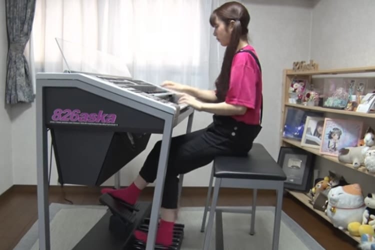 天才エレクトーン少女として有名になった826askaさんの演奏がもはやダンスのようで凄すぎる！