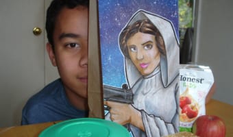 引っ込み思案で友達を作れなかった少年を救ったパパからの贈り物の物語に感動！