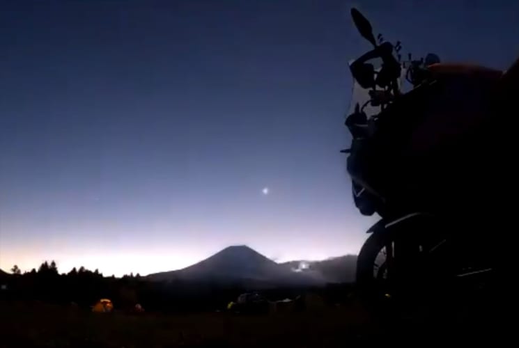 GoProで日の出を撮ろうと意気込むも･･･設定を間違え、“この世の終わり”のような映像が撮れていた(笑)