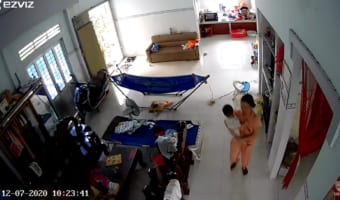 赤ちゃんをハンモックで寝かせるほのぼの動画かと思いきや、よく見ると大変なことが起きていた!!