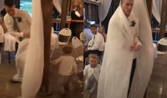 女の子とのめちゃくちゃかわいいかくれんぼ！まさかの展開に癒される♪