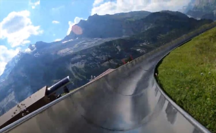 【臨場感を楽しめる映像】スイスの世界遺産の山々を疾走するマウンテンコースターが爽快！