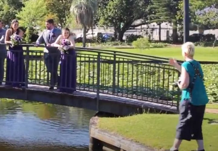 ウェディングフォトを撮影中のカメラマン･･･写真を撮ろうとした直後にまさかの惨劇が！