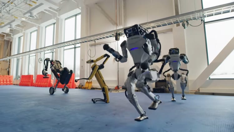 ロボットのボストンダイナミクスが新作動画を発表！今回は楽しいダンス動画！？
