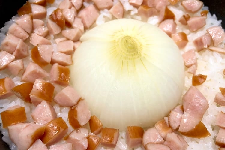 新玉ねぎの季節にぜひ！JA全農が教える「玉ねぎごはん」が美味しさの破壊力高そうと話題に