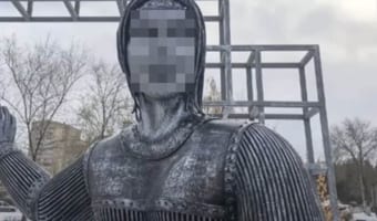 ロシアのとある村に設置された『伝説の少女の像』。ところが不気味すぎると話題になり、ついに撤去される事態に!