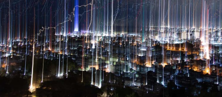 どうしてこうなった！？夜景を撮影しようとしたら“この世の終わり”のような光景に･･･