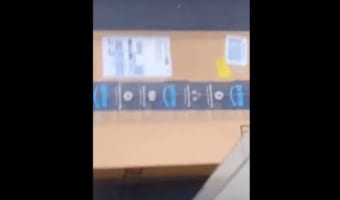 なんてこった!荷物が邪魔で外に出られない!!Amazonの置き配の罠にハマってしまった女性
