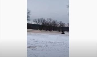 スノーモービルかと思ったら違った・・・雪の上を滑走する“とある乗り物”が楽しそう!