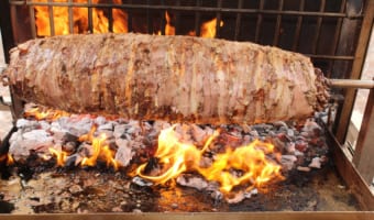 おいしい「ケバブ」ってどこの国の料理？なんの肉を使っているの？シシケバブとドネルケバブの違いは？