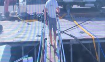 これは予想できなかった・・・水を配達している男性にトンデモナイ悲劇が発生!